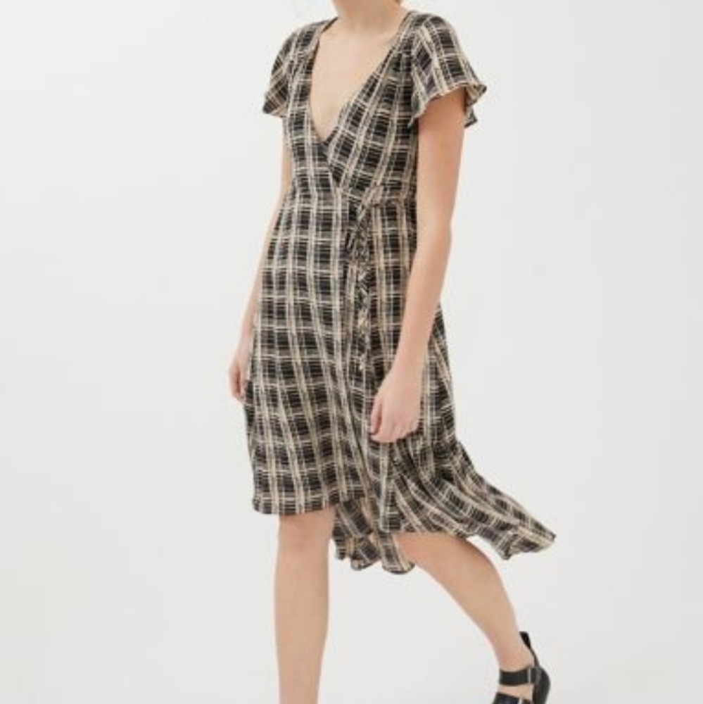 New Urban Outfitters Daphne Boho Black Print Sleeve Wrap High Low Midi Dress XS